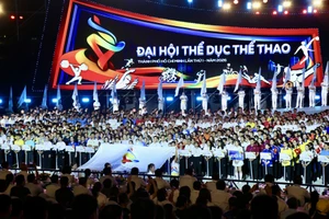 TP.HCM thắp lửa đại hội TDTT