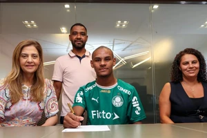 Man United phải bỏ ra 34 triệu bảng để mua sao mai 16 tuổi