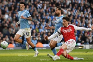 Man City và Arsenal với màn bắn phá điên cuồng ở thế cờ tàn