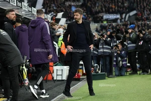 Sốc: HLV Carrick không vội chốt hợp đồng với Man United