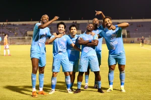 Vòng 21 V-League nóng ở Hàng Đẫy và Nam Định phá tốp 5