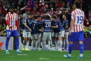 Nóng: Arsenal và Atletico tung đội hình mạnh nhất ra sân Emirates