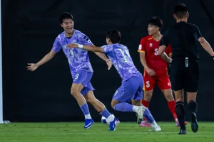 Thua ngược Hàn Quốc đau đớn, U-17 Việt Nam chờ cơ hội cuối