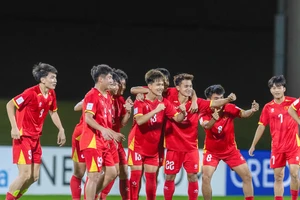 Thầy trò HLV Roland chờ viết tiếp kỳ tích World Cup