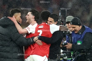 Sốc: Arsenal vô địch mà không cần ra sân