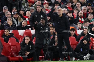 Pep Guardiola rời Man City kéo theo cuộc tháo chạy chấn động Etihad