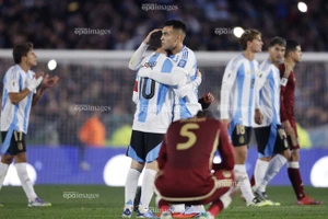 Messi không ra sân, đương kim vô địch Argentina gửi lời cảnh báo