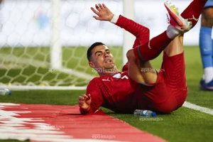 Kỳ lạ đồng đội dọn cỗ liên tục, Ronaldo vẫn không ăn