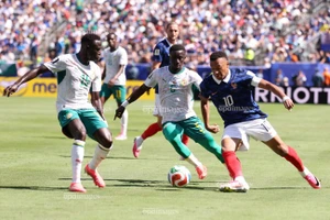Mbappe và Haaland ‘ngửi khói’ Messi