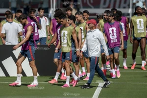 Sóng gió bủa vây Ronaldo với ngòi nổ gây chia rẽ đội tuyển Bồ Đào Nha