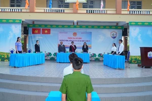 trộm tiền mua ma túy, trường THCS Tân Túc, Phiên toà giả định