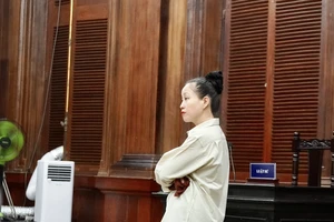 HĐXX nhiều lần nhắc nhở thái độ của bị cáo