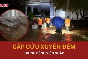Xuyên đêm cứu người trong bệnh viện ngập sâu ở Diên Khánh
