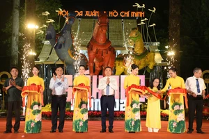 Hội hoa xuân khai mạc rực rỡ: Điểm hẹn Tết không thể bỏ qua giữa lòng thành phố