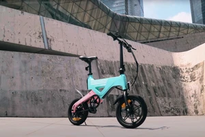 Chiếc xe đạp điện thông minh có giá gần 12 triệu đồng