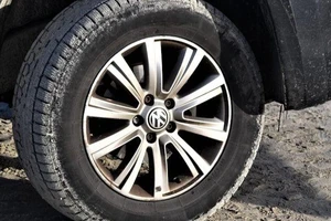 Cách kiểm tra áp suất lốp ô tô mà không cần đồng hồ đo