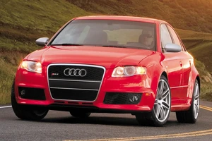 Những chiếc xe thể thao hiếm với giá dưới 1,2 tỉ đồng