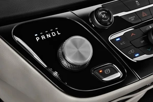 5 tính năng trên các dòng ô tô đời mới không được người dùng ưa thích