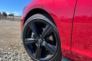 Vì sao bánh xe và lốp xe có kích thước lớn hơn lại tốn nhiên liệu hơn?