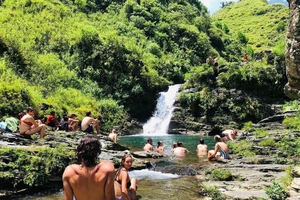 Du khách cần cân nhắc khi tới thác Du Già, Hà Giang