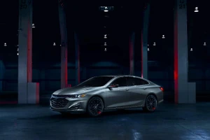 Top 4 mẫu sedan hạng trung nhiều công nghệ, giá rẻ 