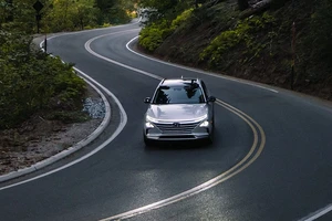 Pin nhiên liệu hydro sạc 5 phút có phạm vi lái xe 608 km