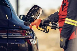 Nhiên liệu điện tử có thể gây ô nhiễm gấp 5 lần so với xe điện