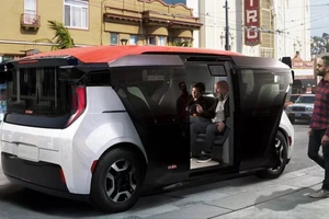 GM bất ngờ tạm dừng sản xuất xe không người lái 