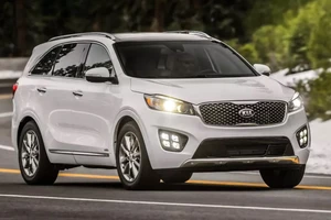 Điều tra động cơ Kia Sorento bị nổ sau nhiều khiếu nại của khách hàng