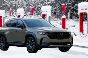 Mazda sử dụng cổng sạc của Tesla cho xe điện của mình
