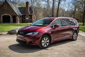 Tránh 3 mẫu xe hybrid này do gặp nhiều vấn đề