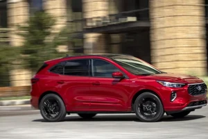 Doanh số bán xe điện của Ford giảm 11% trong khi xe hybrid tăng 43% trong tháng 1