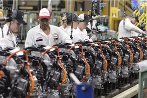 Các nhà sản xuất ô tô Nhật muốn 'chậm mà chắc' với mảng ô tô điện