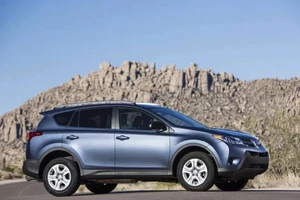 Tránh mua 5 mẫu Toyota này vì không đáng tin cậy