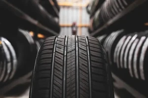 Hệ dẫn động bốn bánh có làm lốp xe mòn nhanh hơn?