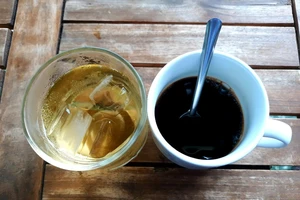 Uống cà phê quá 4 tách mỗi ngày chuyện gì sẽ xảy ra?