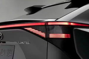 Toyota bất ngờ cắt giảm mục tiêu sản xuất xe điện