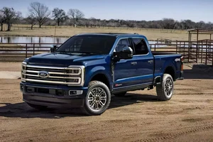 Ra mắt xe bán tải Ford Super Duty 2025 sang trọng hơn và mạnh mẽ