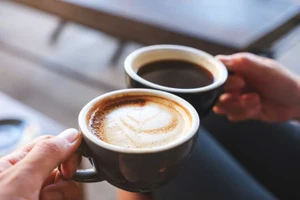 Một ly cà phê chứa bao nhiêu caffeine, uống bao nhiêu thì tốt cho sức khỏe?