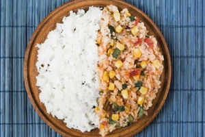 Cơm nguội để qua đêm có độc không? Nguy cơ và cách xử lý