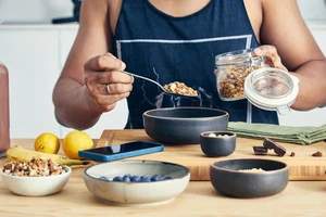 Chất dinh dưỡng đa lượng hỗ trợ tăng cơ bắp cho nam giới