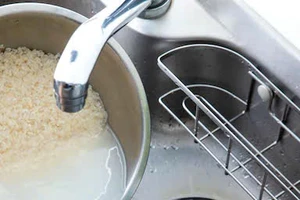 Bất ngờ với 6 lợi ích tuyệt vời của nước vo gạo