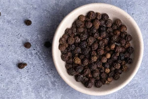 7 lợi ích sức khỏe khi ăn hạt tiêu đen trước khi đi ngủ