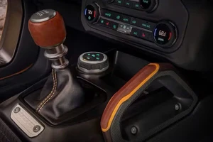 Ford Bronco 2025 là chiếc xe duy nhất có hộp số sàn 7 cấp vào năm 2025
