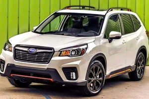 Thị trường ô tô cũ nguồn cung khan hiếm, sức mua vẫn bùng nổ