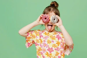 5 mẹo giảm lượng đường ẩn trong chế độ ăn của trẻ