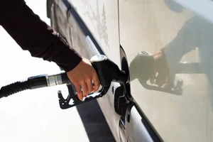 Nước xâm nhập vào bình xăng sẽ làm hư xe của bạn như thế nào?