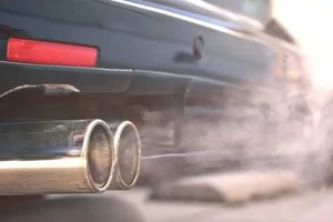 Châu Âu nới lỏng thời hạn đạt mục tiêu giảm khí thải CO2 cho các hãng xe