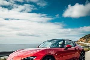 Xe hơi Nhật Bản và Hàn Quốc có thể đắt hơn do thuế quan