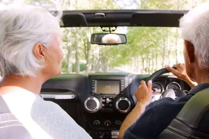 Anh đề xuất luật mới: Tài xế trên 70 tuổi trượt bài kiểm tra mắt sẽ bị 'treo bằng' vĩnh viễn